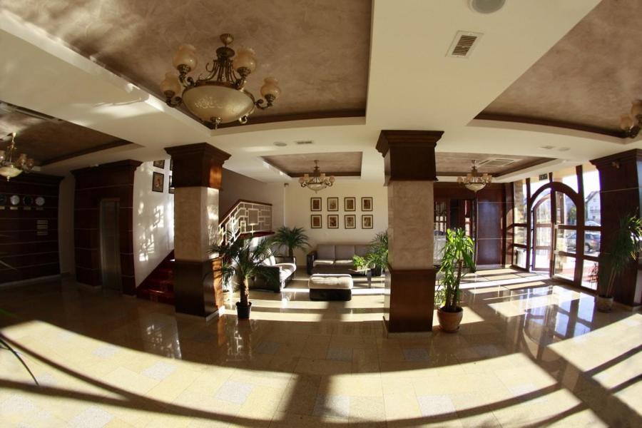 Hotel Imperium Suceava Extérieur photo
